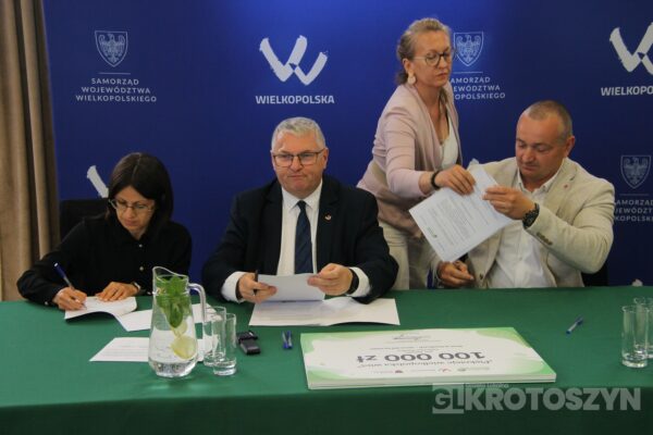 Ponad 673 tys. zł dla powiatu krotoszyńskiego. Ruszą kolejne inwestycje na wsiach