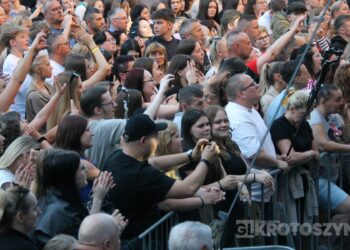Piękni i Młodzi porwali tłumy. Sobotni wieczór był kulminacją Dni Koźmina Wielkopolskiego