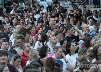 Piękni i Młodzi porwali tłumy. Sobotni wieczór był kulminacją Dni Koźmina Wielkopolskiego