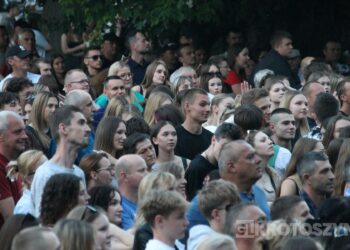 Piękni i Młodzi porwali tłumy. Sobotni wieczór był kulminacją Dni Koźmina Wielkopolskiego