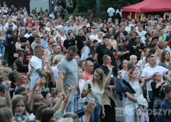 Piękni i Młodzi porwali tłumy. Sobotni wieczór był kulminacją Dni Koźmina Wielkopolskiego