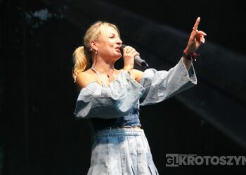 Piękni i Młodzi porwali tłumy. Sobotni wieczór był kulminacją Dni Koźmina Wielkopolskiego