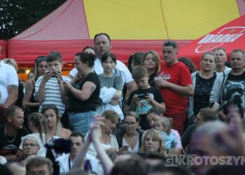 Piękni i Młodzi porwali tłumy. Sobotni wieczór był kulminacją Dni Koźmina Wielkopolskiego