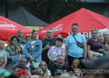 Piękni i Młodzi porwali tłumy. Sobotni wieczór był kulminacją Dni Koźmina Wielkopolskiego