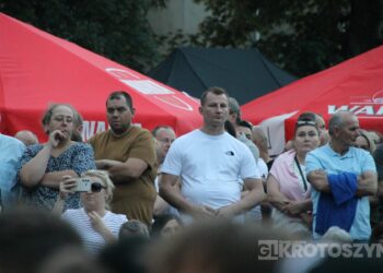Piękni i Młodzi porwali tłumy. Sobotni wieczór był kulminacją Dni Koźmina Wielkopolskiego