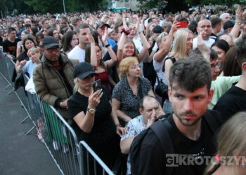 Piękni i Młodzi porwali tłumy. Sobotni wieczór był kulminacją Dni Koźmina Wielkopolskiego