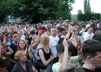 Piękni i Młodzi porwali tłumy. Sobotni wieczór był kulminacją Dni Koźmina Wielkopolskiego