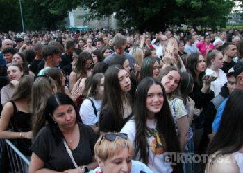 Piękni i Młodzi porwali tłumy. Sobotni wieczór był kulminacją Dni Koźmina Wielkopolskiego