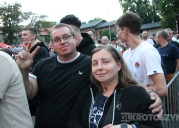 Piękni i Młodzi porwali tłumy. Sobotni wieczór był kulminacją Dni Koźmina Wielkopolskiego