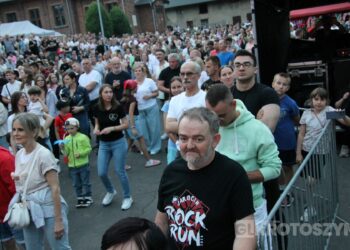 Piękni i Młodzi porwali tłumy. Sobotni wieczór był kulminacją Dni Koźmina Wielkopolskiego
