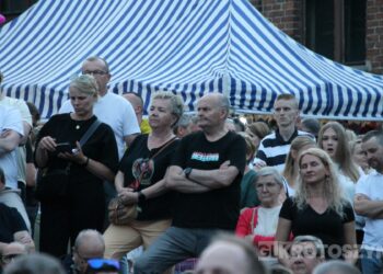 Piękni i Młodzi porwali tłumy. Sobotni wieczór był kulminacją Dni Koźmina Wielkopolskiego