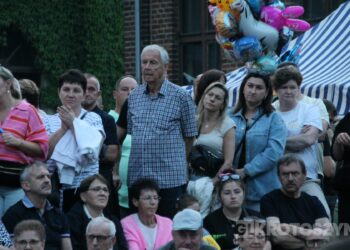 Piękni i Młodzi porwali tłumy. Sobotni wieczór był kulminacją Dni Koźmina Wielkopolskiego