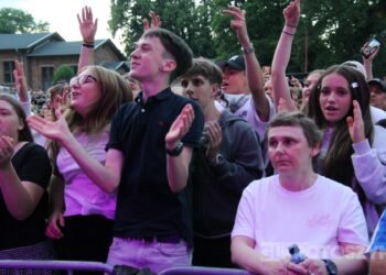 Piękni i Młodzi porwali tłumy. Sobotni wieczór był kulminacją Dni Koźmina Wielkopolskiego