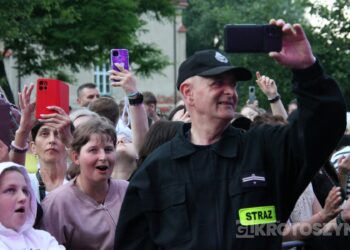 Piękni i Młodzi porwali tłumy. Sobotni wieczór był kulminacją Dni Koźmina Wielkopolskiego