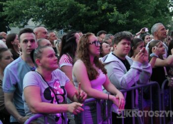 Piękni i Młodzi porwali tłumy. Sobotni wieczór był kulminacją Dni Koźmina Wielkopolskiego
