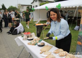 Grochówka, strzelanie i wojskowe wyzwania. Tłumy młodzieży na pikniku w ZSTO