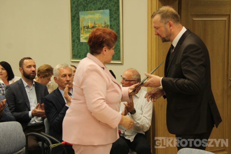 Oficjalne zaprzysiężenie podczas nadzwyczajnej sesji. Piotr Osuch nowym burmistrzem Koźmina Wielkopolskiego