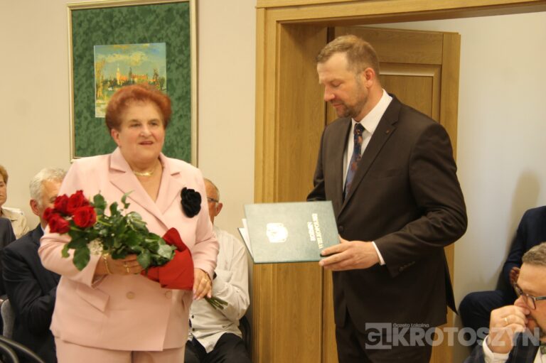 Oficjalne zaprzysiężenie podczas nadzwyczajnej sesji. Piotr Osuch nowym burmistrzem Koźmina Wielkopolskiego