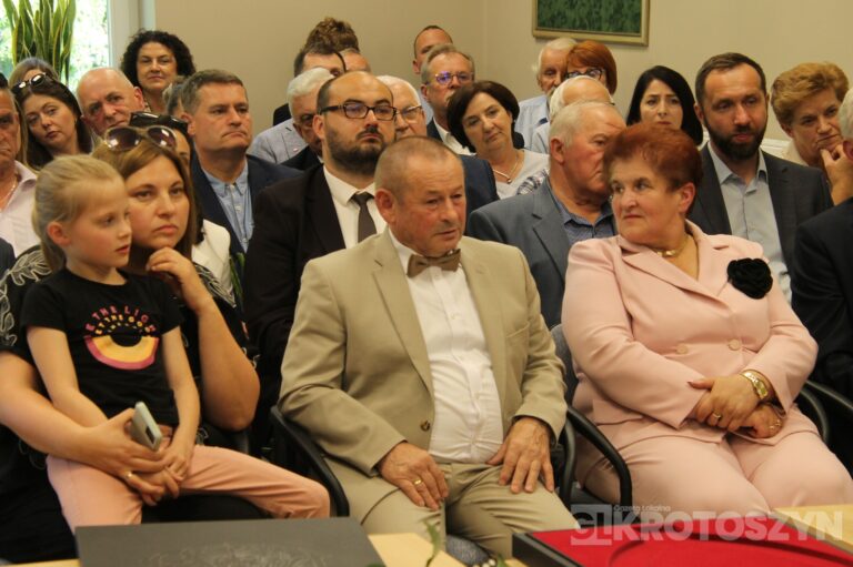 Oficjalne zaprzysiężenie podczas nadzwyczajnej sesji. Piotr Osuch nowym burmistrzem Koźmina Wielkopolskiego