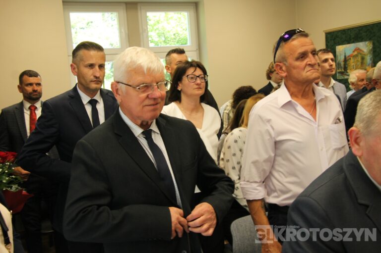 Oficjalne zaprzysiężenie podczas nadzwyczajnej sesji. Piotr Osuch nowym burmistrzem Koźmina Wielkopolskiego