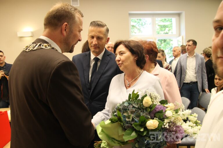 Oficjalne zaprzysiężenie podczas nadzwyczajnej sesji. Piotr Osuch nowym burmistrzem Koźmina Wielkopolskiego