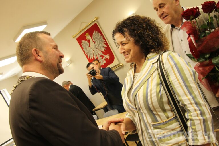 Oficjalne zaprzysiężenie podczas nadzwyczajnej sesji. Piotr Osuch nowym burmistrzem Koźmina Wielkopolskiego