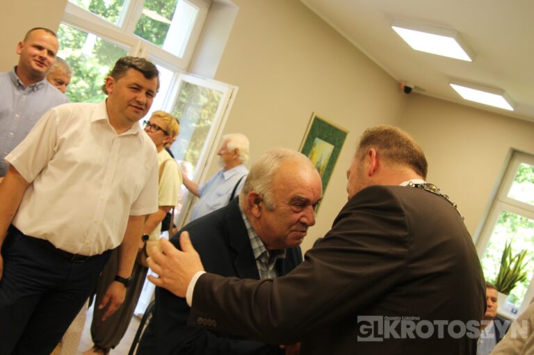 Oficjalne zaprzysiężenie podczas nadzwyczajnej sesji. Piotr Osuch nowym burmistrzem Koźmina Wielkopolskiego