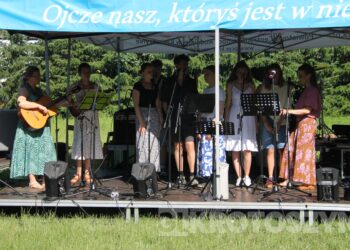 Rodzinne spotkanie chrześcijańskie w Krotoszynie. Park Miejski wypełniły modlitwa, muzyka i świadectwa