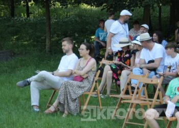 Rodzinne spotkanie chrześcijańskie w Krotoszynie. Park Miejski wypełniły modlitwa, muzyka i świadectwa