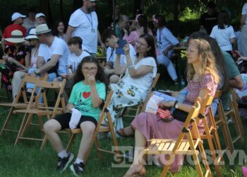Rodzinne spotkanie chrześcijańskie w Krotoszynie. Park Miejski wypełniły modlitwa, muzyka i świadectwa