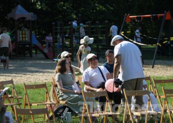 Rodzinne spotkanie chrześcijańskie w Krotoszynie. Park Miejski wypełniły modlitwa, muzyka i świadectwa