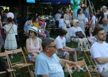 Rodzinne spotkanie chrześcijańskie w Krotoszynie. Park Miejski wypełniły modlitwa, muzyka i świadectwa