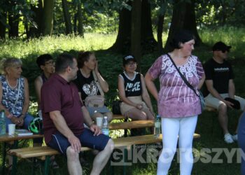 Rodzinne spotkanie chrześcijańskie w Krotoszynie. Park Miejski wypełniły modlitwa, muzyka i świadectwa