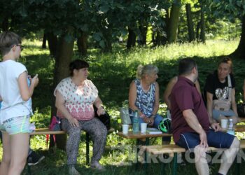 Rodzinne spotkanie chrześcijańskie w Krotoszynie. Park Miejski wypełniły modlitwa, muzyka i świadectwa