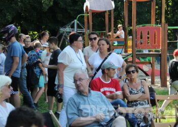 Rodzinne spotkanie chrześcijańskie w Krotoszynie. Park Miejski wypełniły modlitwa, muzyka i świadectwa