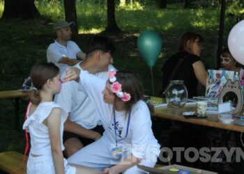 Rodzinne spotkanie chrześcijańskie w Krotoszynie. Park Miejski wypełniły modlitwa, muzyka i świadectwa