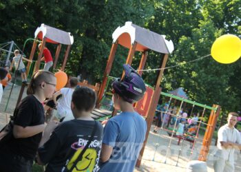 Rodzinne spotkanie chrześcijańskie w Krotoszynie. Park Miejski wypełniły modlitwa, muzyka i świadectwa