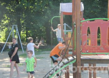 Rodzinne spotkanie chrześcijańskie w Krotoszynie. Park Miejski wypełniły modlitwa, muzyka i świadectwa