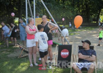 Rodzinne spotkanie chrześcijańskie w Krotoszynie. Park Miejski wypełniły modlitwa, muzyka i świadectwa