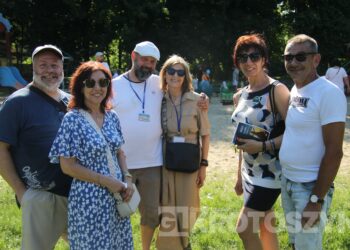 Rodzinne spotkanie chrześcijańskie w Krotoszynie. Park Miejski wypełniły modlitwa, muzyka i świadectwa