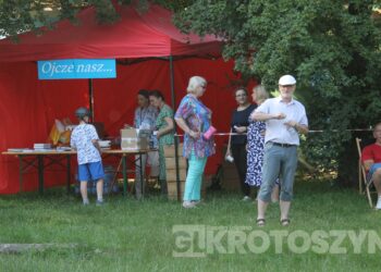 Rodzinne spotkanie chrześcijańskie w Krotoszynie. Park Miejski wypełniły modlitwa, muzyka i świadectwa