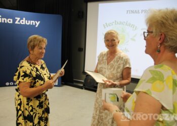 Herbaciany Zakątek zakończył projekt. Były podziękowania, wystawa i seans filmowy