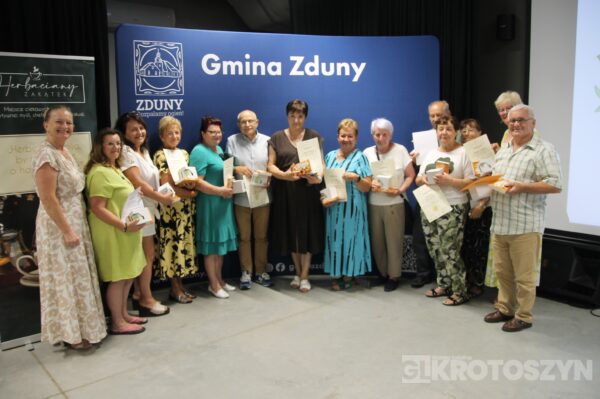 Herbaciany Zakątek zakończył projekt. Były podziękowania, wystawa i seans filmowy Herbaciany Zakątek zakończył projekt. Były podziękowania, wystawa i seans filmowy