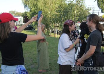 Mocne brzmienia i widowiskowy spektakl na Błoniach. No Longer Music zagrał w Krotoszynie