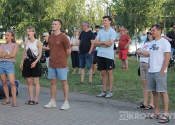 Mocne brzmienia i widowiskowy spektakl na Błoniach. No Longer Music zagrał w Krotoszynie