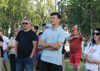Mocne brzmienia i widowiskowy spektakl na Błoniach. No Longer Music zagrał w Krotoszynie