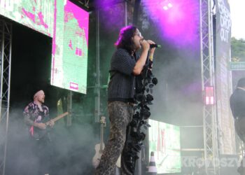 Mocne brzmienia i widowiskowy spektakl na Błoniach. No Longer Music zagrał w Krotoszynie
