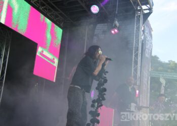 Mocne brzmienia i widowiskowy spektakl na Błoniach. No Longer Music zagrał w Krotoszynie