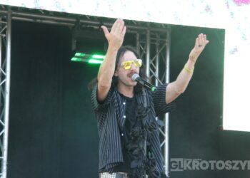Mocne brzmienia i widowiskowy spektakl na Błoniach. No Longer Music zagrał w Krotoszynie