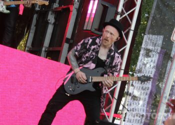 Mocne brzmienia i widowiskowy spektakl na Błoniach. No Longer Music zagrał w Krotoszynie